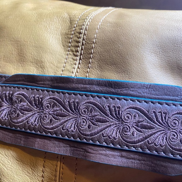 638 Gianni Bini Western HUGE leather bag w brass hdw travel bag - Picture 12 of 15